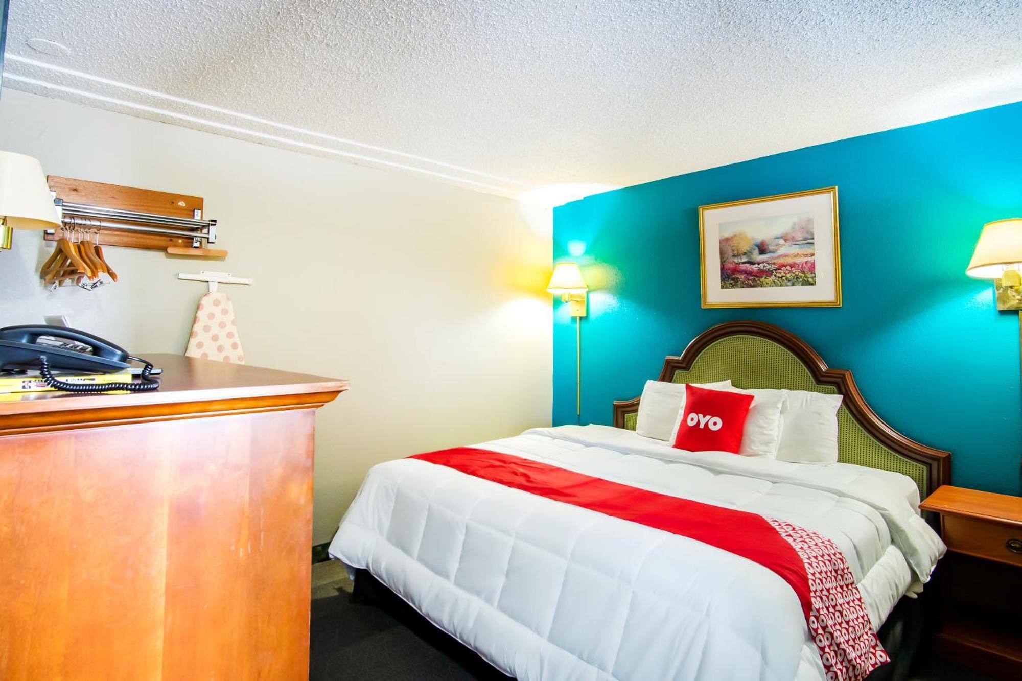 Oyo Hotel Hutchinson West 4Th Ave Exteriér fotografie
